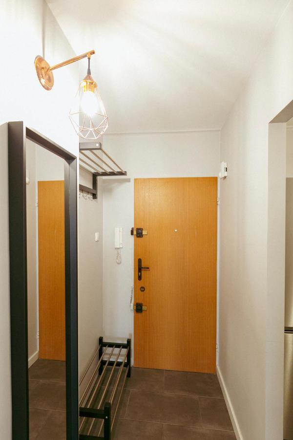 Przechodnia 2 Yellow: Free Parking, Work-friendly, Smart Tv * Warsaw