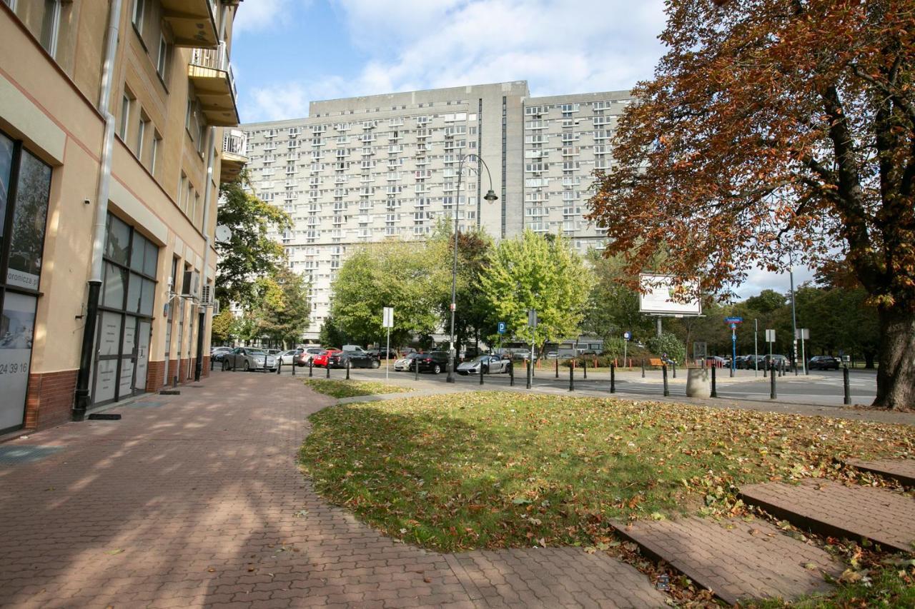 Przechodnia 2 Yellow: Free Parking, Work-friendly, Smart Tv Butas Warsaw