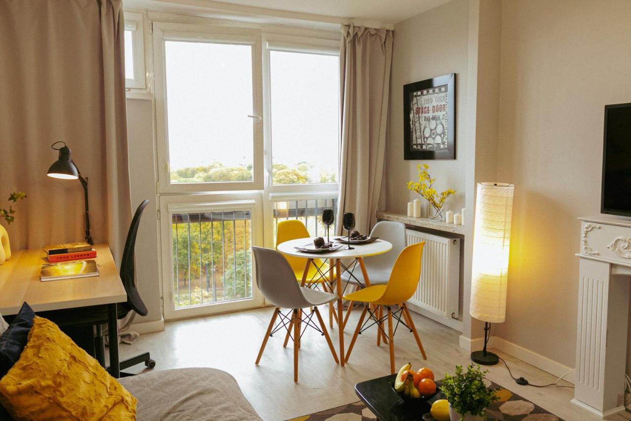 Apartment Przechodnia 2 Yellow: Free Parking, Work-friendly, Smart Tv Warsaw