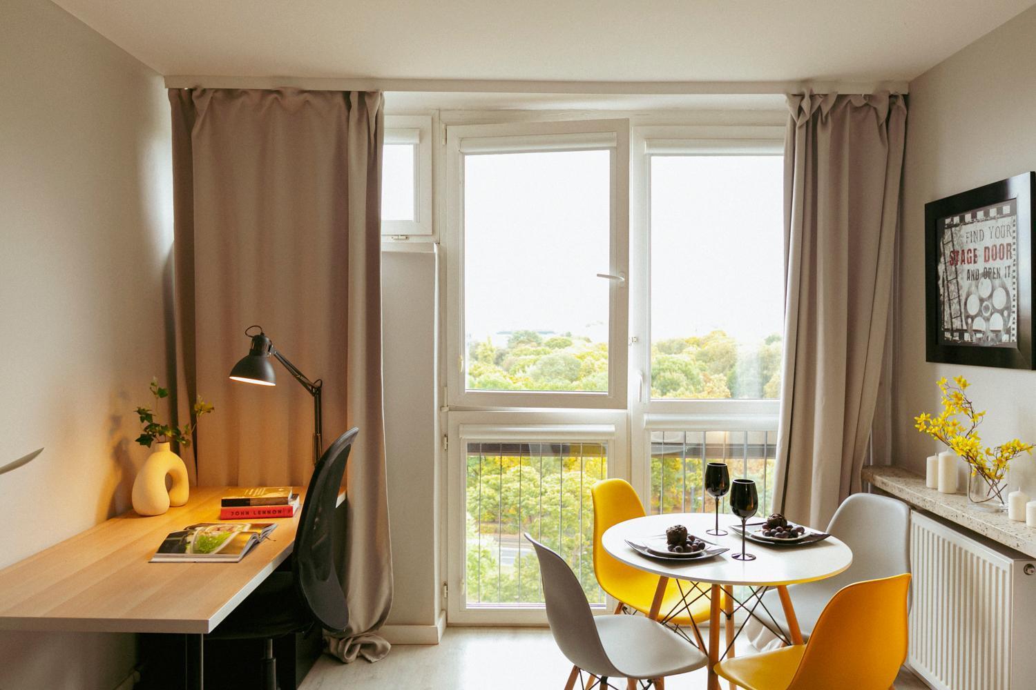 Przechodnia 2 Yellow: Free Parking, Work-friendly, Smart Tv Apartment Warsaw
