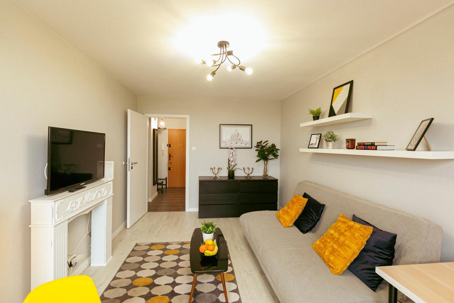 Apartment Przechodnia 2 Yellow: Free Parking, Work-friendly, Smart Tv